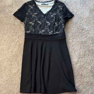 Chic Black Lace Midi Dress